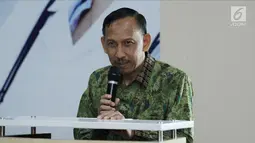 Direktur RS EMC Sentul dr Hardjanto memberikan sambutan dalam bakti sosial operasi hernia di RS EMC Sentul City, Jawa Barat, Sabtu (21/4). RS EMC menggelar bakti sosial bekerja sama dengan Yayasan Karya Alpha Omega. (Liputan6.com/Herman Zakharia)