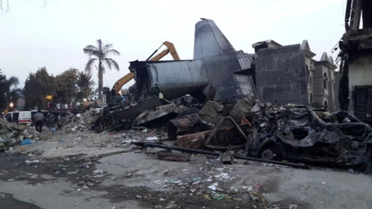 Puing Hercules mulai dibersihkan