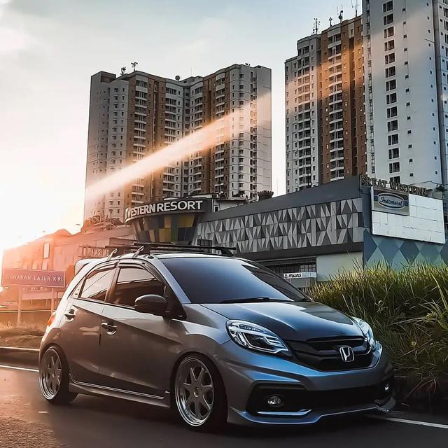 10 Potret Modifikasi Honda Brio, Hatchback Kecil Idola Anak SMA