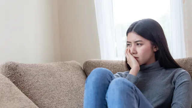 Harapan yang terlalu tinggi atau tidak realistis terhadap pasangan juga dapat menyebabkan rasa kesepian.