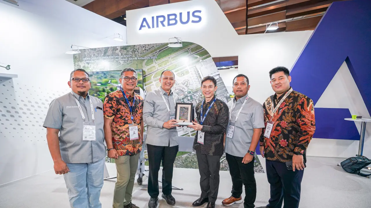 Pertemuan lanjutan Pertamina Patra Niaga dengan Airbus pada ajang Indo Defence 2025 yang berlangsung pada Kamis (12/6/2025) di JIExpo Kemayoran, Jakarta. (Dok Pertamina)