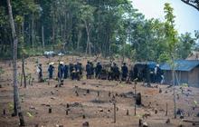 Tradisi Gotong Royong Unik: Petani Badui Kembali 'Ngaseuk Padi Huma Badui' di Lahan Darat