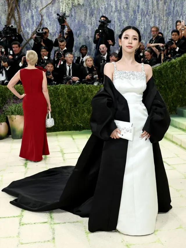 Karina aespa debut di Met Gala 2026. Photo by JAMIE MCCARTHY / GETTY IMAGES NORTH AMERICA / GETTY IMAGES VIA AFP