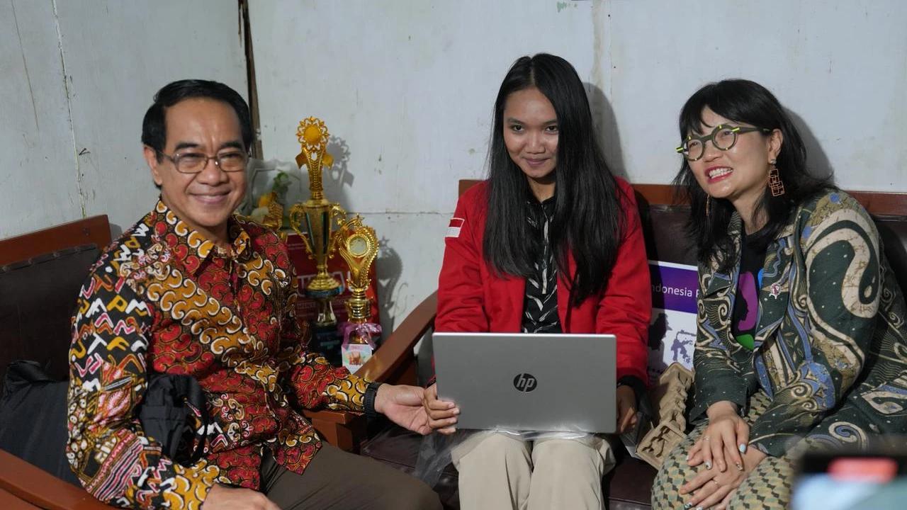 Kunjungi Unhas, Wamendiktisaintek Stella Christie Ajak Mahasiswa Penerima KIP Kuliah Berani Ambil Peluang