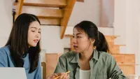 7 Kebiasaan Orang dengan Kemampuan Berpikir Kritis dalam Percakapan, Tidak Asal Menyimpulkan