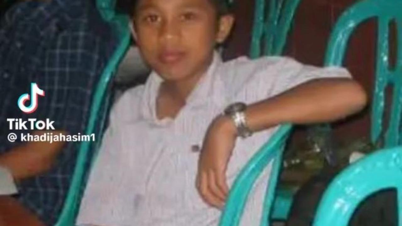 "Udah SMA kok matiin komputer aja gak tau caranya? HAHAHA," tulisnya di awal video.