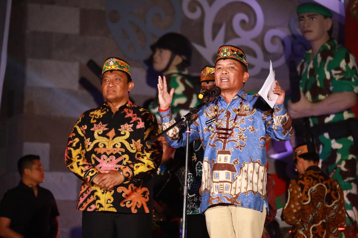 Gubernur Agustiar Sabran Resmikan Huma Betang Night