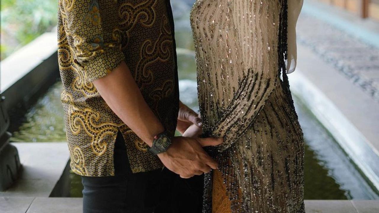 Margin Wieheerm Istri Ali Syakieb Berhasil Raih Gelar Sarjana Hukum Meski Sudah Jadi Ibu Satu Anak