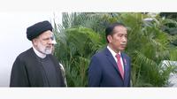 Presiden Iran Seyed Ebrahim Raisi bersama Presiden Republik Indonesia Jokowi dalam kunjungan di Istana Bogor, Bogor. (YouTube/Sekretariat Presiden)