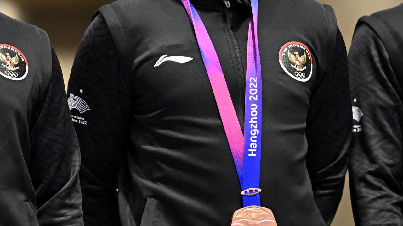 Ketika di Asian Games 2018, Putra tampil di dua nomor pada 10 meter running target standar dan running target campuran. <br>