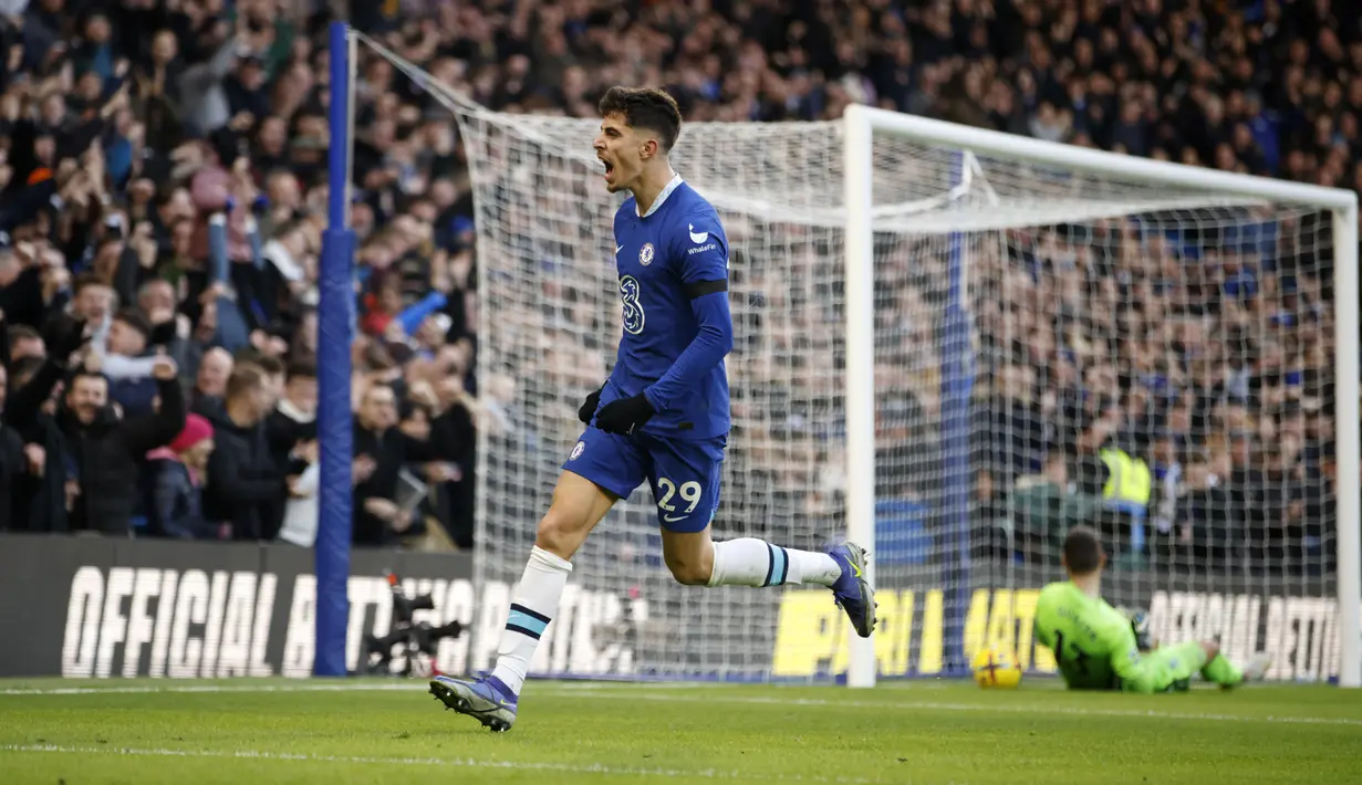 <p>Gelandang Chelsea, Kai Havertz berselebrasi setelah mencetak gol ke gawang Crystal Palace pada pertandingan lanjutan Liga Inggris di Stadion Stamford Bridge di London, Minggu (15/1/2023). Chelsea menang tipis atas Crystal Palace dengan skor 1-0. (AP Photo/David Cliff)</p>