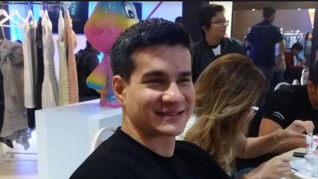 Di Ruang Sidang Steve Emmanuel Diminta Lepas Rompi Tahanan Showbiz Liputan6 Com