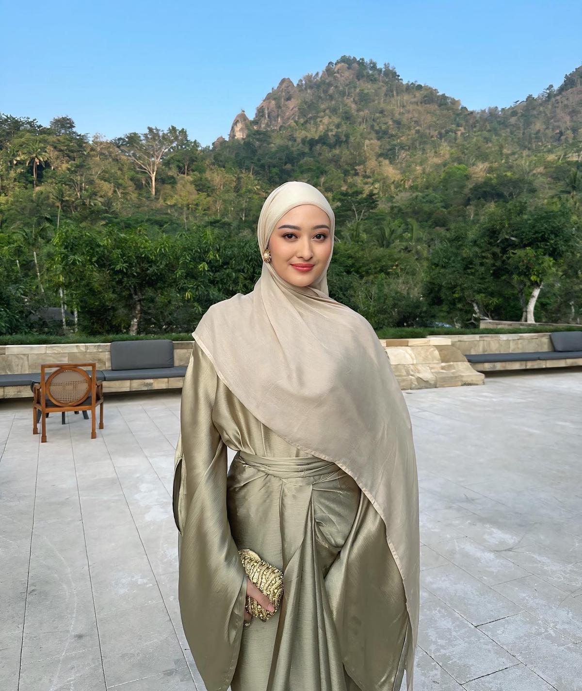 7 Potret Terbaru Puteri Modiyanti 'Anak' Tommy Soeharto yang Kini Berhijab, Paras Makin Cantik