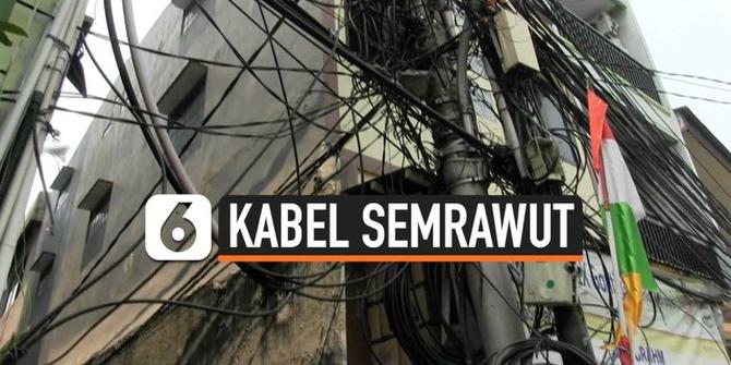 VIDEO: Warga Pademangan Barat Mengeluh Kabel Semrawut
