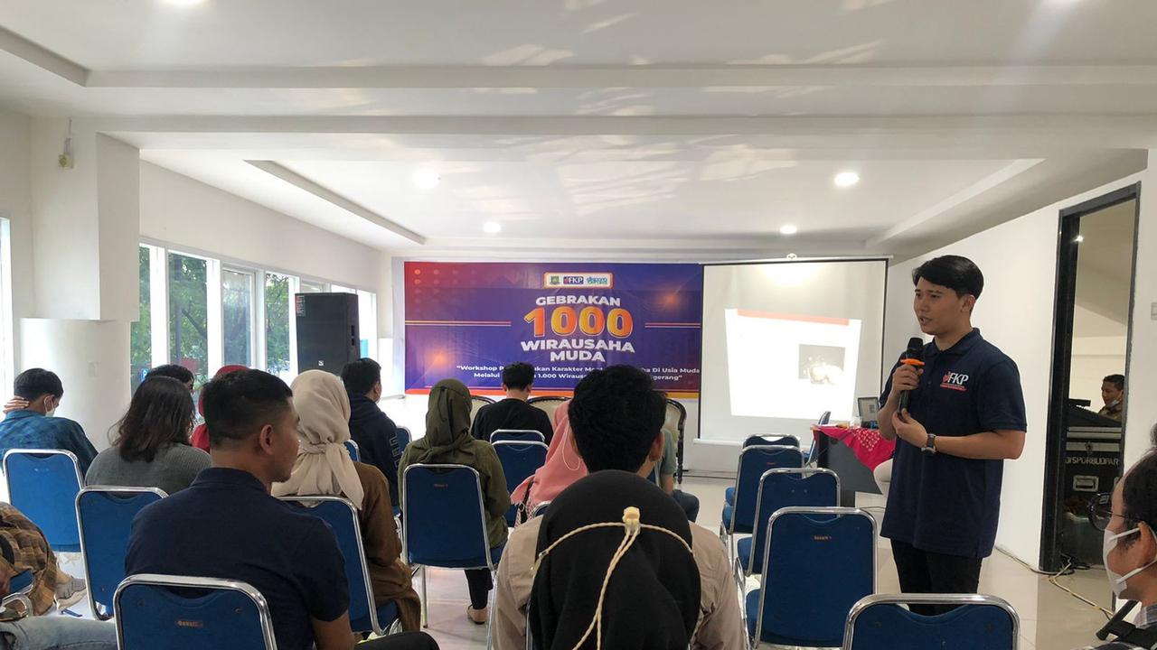 Forum Kewirausahaan Pemuda (FKP) Kota Tangerang melatih dasar-dasar berwirausaha terutama strategi bisnis digital, Selasa (28/6/2022).