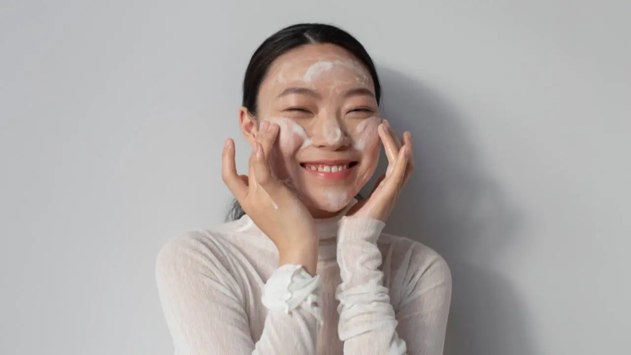 Bikin Kulit Tetap Fresh! Ini Pilihan Facial Foam untuk Remaja yang Lembut dan Aman