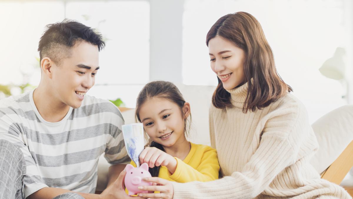 Cara Cerdas Mengelola Uang THR Anak, Bisa Jadi Investasi untuk Masa Depan