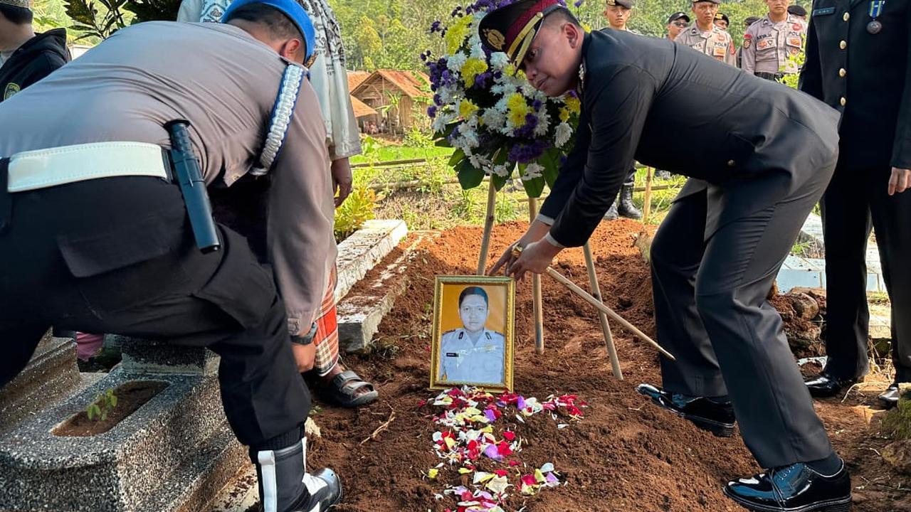 Polisi Tewas Saat Selamatkan Wisatawan Nyaris Tenggelam di Pangandaran Naik Pangkat Luar Biasa