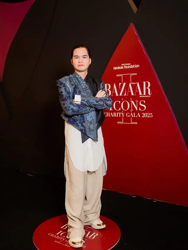 Potret Tissa Biani Pakai Kebaya Modern Siluet Encim Bordir, Kompak Bareng Dul Jaelani