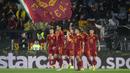 Pemain AS Roma merayakan gol yang dicetak oleh Paulo Dybala saat laga lanjutan Liga Italia 2023/2024 melawan Torino di Olympic Stadium, Roma, Italia, Selasa, (27/02/2024) dini hari WIB. (AP Photo/Gregorio Borgia)