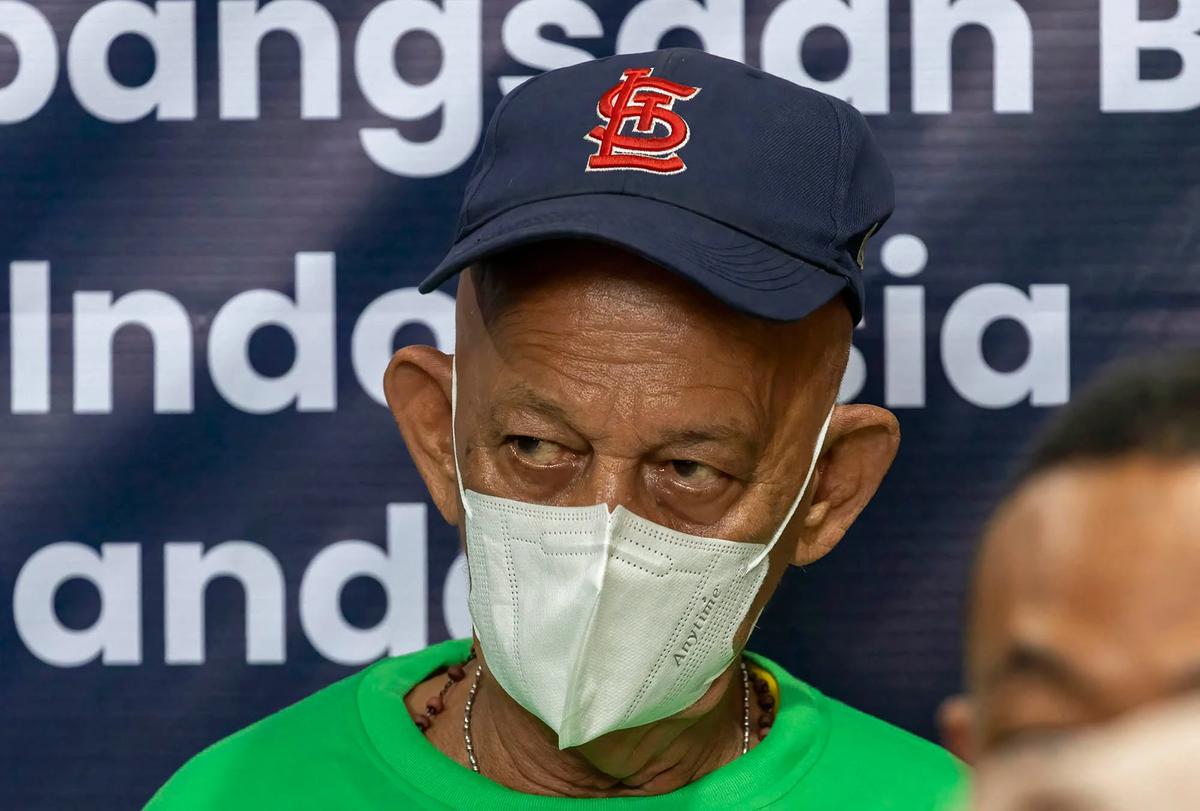 FOTO: Dua Warga Belanda Terpidana Narkoba Dipulangkan dari Indonesia