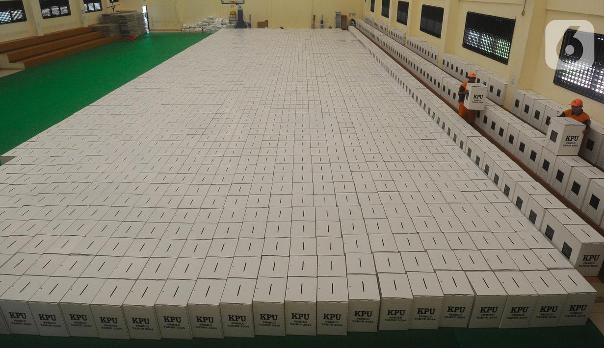 Total 2.068 kotak suara telah dirakit dan akan diisi surat suara, tinta, dan lain-lain. (merdeka.com/Arie Basuki)