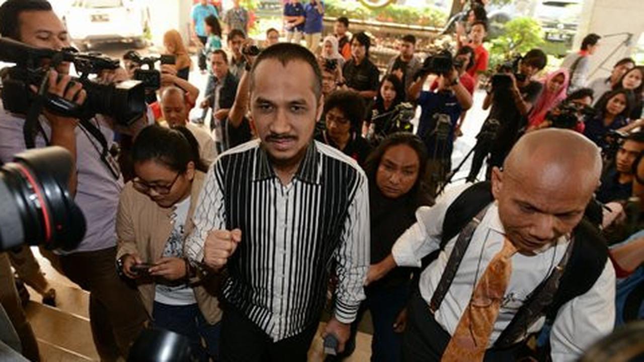 Kolesterol tinggi, Abraham Samad batal diperiksa polisi