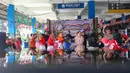 Warga yang tergabung dalam Paguyuban Terminal Bus Kampung Rambutan mengikuti lomba jogged balon jelang  peringatan HUT ke-81 Kemerdekaan Republik Indonesia di Terminal Kampung Rambutan, Jakarta, Rabu, 12 Agustus 2026. (KLY/Arie Basuki)