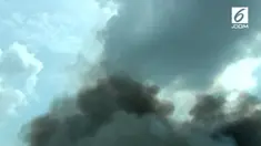Kebakaran terjadi di Jatibaru, Tanah Abang. Api diduga berasal dari korsleting listrik di salah satu rumah warga.