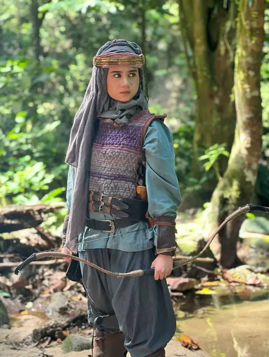Sampai saat ini memang belum terlalu banyak aktris Indonesia yang bermain film di luar negeri seperti Malaysia. Namun Tissa Biani dengan segala pencapaiannya di industri film patut dibanggakan menjadi salah satu pemain yang filmnya tayang di luar negeri. (Liputan6.com/IG/@tissabiani)