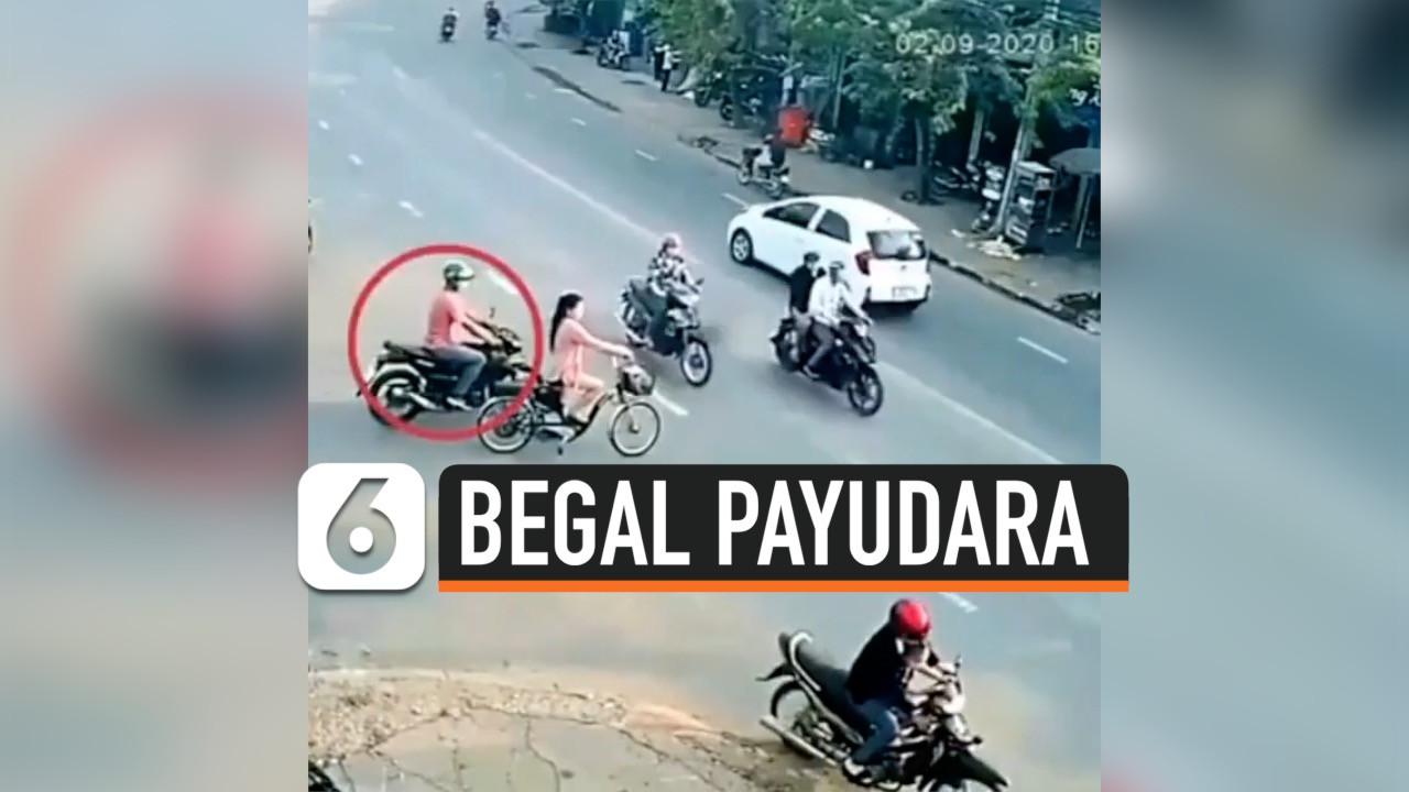 VIDEO: Remas Payudara Wanita di Jalan, Pelaku Dihajar Warga