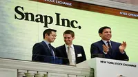 Pendiri Snapchat, Bobby Murphy dan Evan Spiegel, serta Presiden NYSE Group, Thomas Farley (Foto: Reuters)