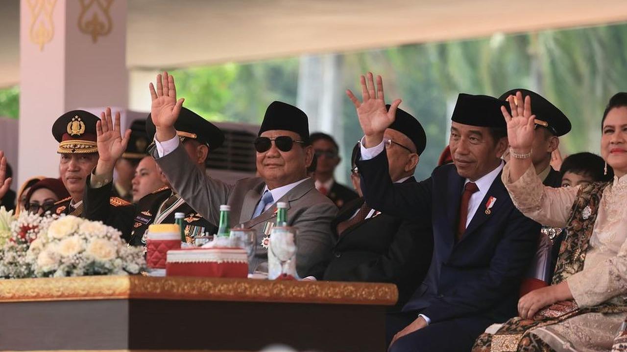VIDEO: Senyum Manja Iriana Melirik ke Jokowi Nyanyi Lagu 'Hampa' Ari Lasso di HUT Ke-79 TNI