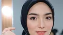 Buat kamu yang ingin foto prewedding, busana hitam juga cocok digunakan. DItambah lagi makeup flawless yang membuat penampilanmu semakin memukau. [instagram/citraciki]