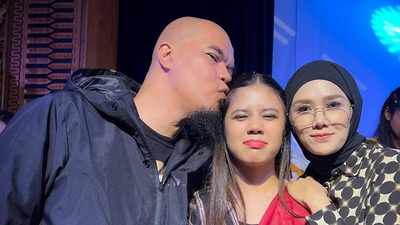 7 Potret Cantik Safeea Ahmad Tampil di Acara Sekolah, Bikin Bangga Ahmad Dhani dan Mulan Jameela