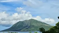 Gunung Ruang yang berada di Kabupaten Kepulauan Sitaro, Sulut.