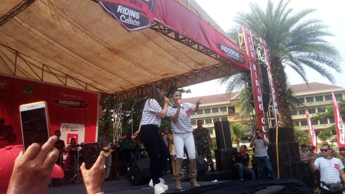 Dewi Perssik ramaikan indodrag championship di FDR Day Tangerang (istimewa)