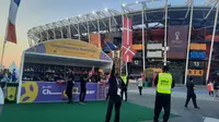 Laporan dari Qatar: Asyik Nih, Ada Bagi-bagi Bendera Gratis di Stadion Piala Dunia 2022