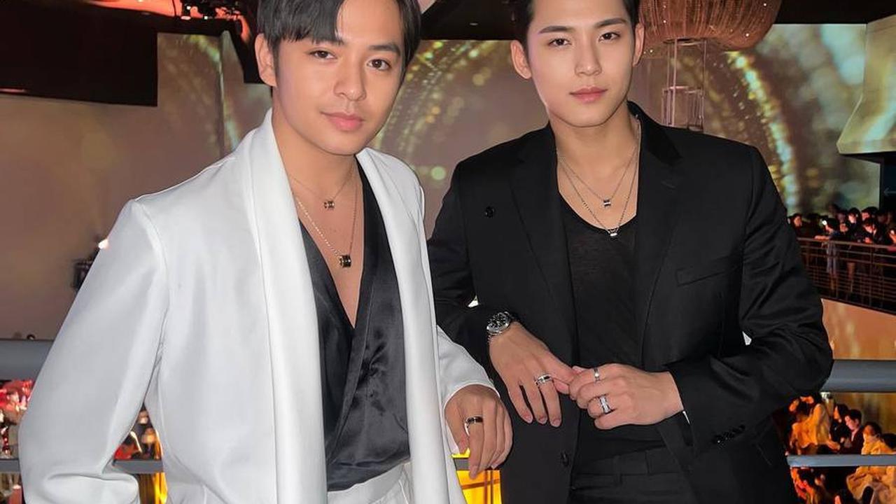 Mingyu yang menjadi salah satu idol K-Pop paling populer banyak diajak foto bareng, termasuk oleh Angga Yunanda.<br>