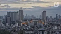 Pemandangan gedung-gedung tinggi di kawasan Jakarta, Rabu (23/4/2025). (Liputan6.com/Angga Yuniar