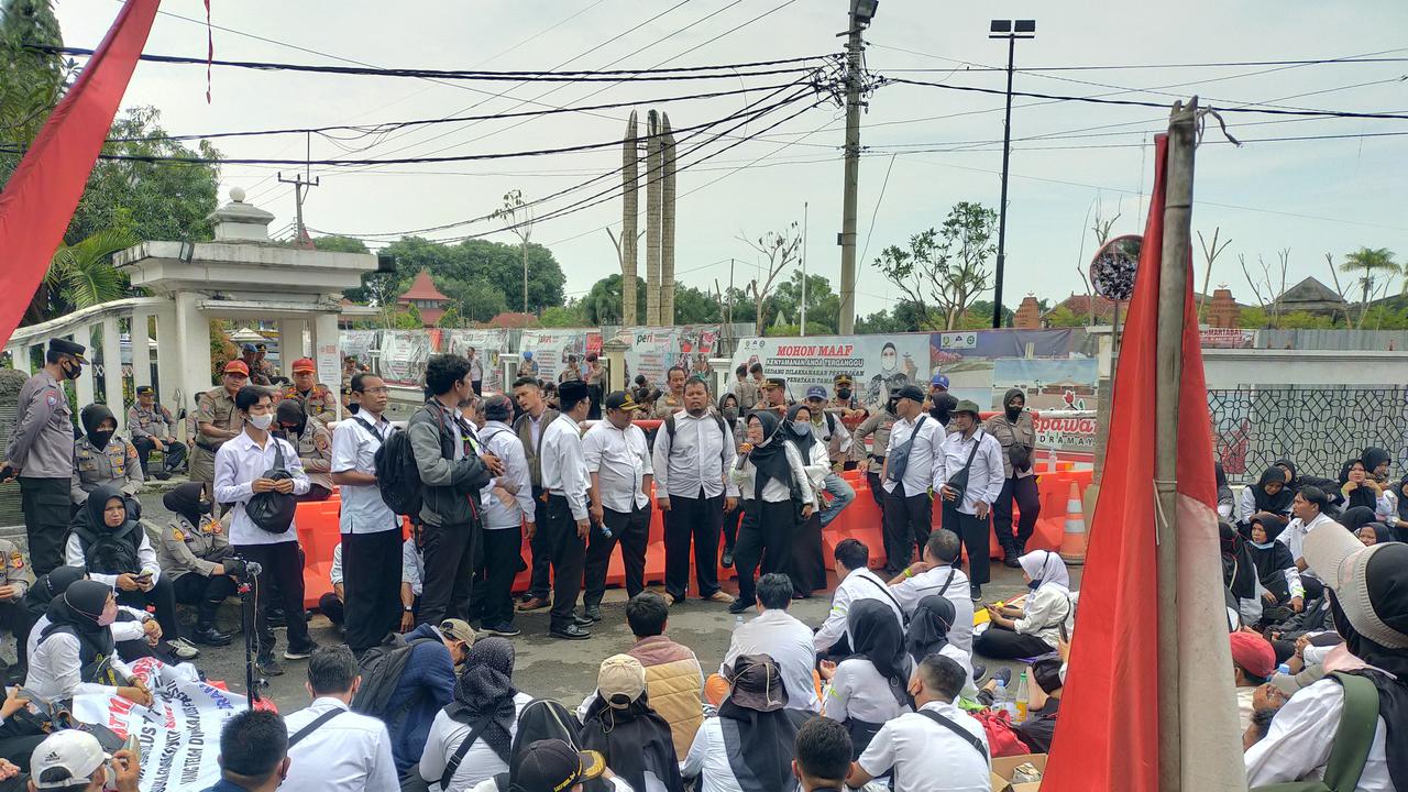 Kasus Gaji Dobel Guru Honorer Probolinggo Dihentikan, Alasannya untuk Kebutuhan Hidup