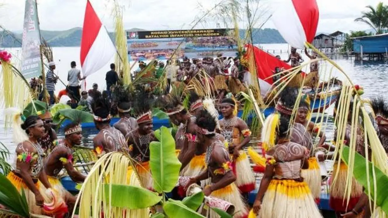 Lihat Atraksi Suku-Suku Papua di Festival Danau Sentani 2017