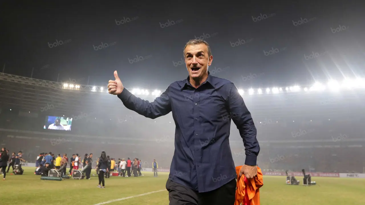 Milomir Sesija, Pelatih Arema Cronus