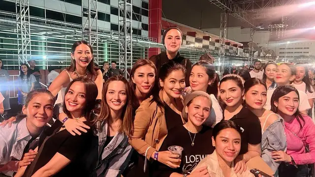 Beberapa personil Geng Cendol nonton konser Sheila on 7 (Instagram/ririnekawati)