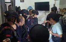 Mobil Polisi Ditembak Geng Narkoba saat Gerebek Rumah Pelaku di Pekalongan, 3 Orang Dicokok