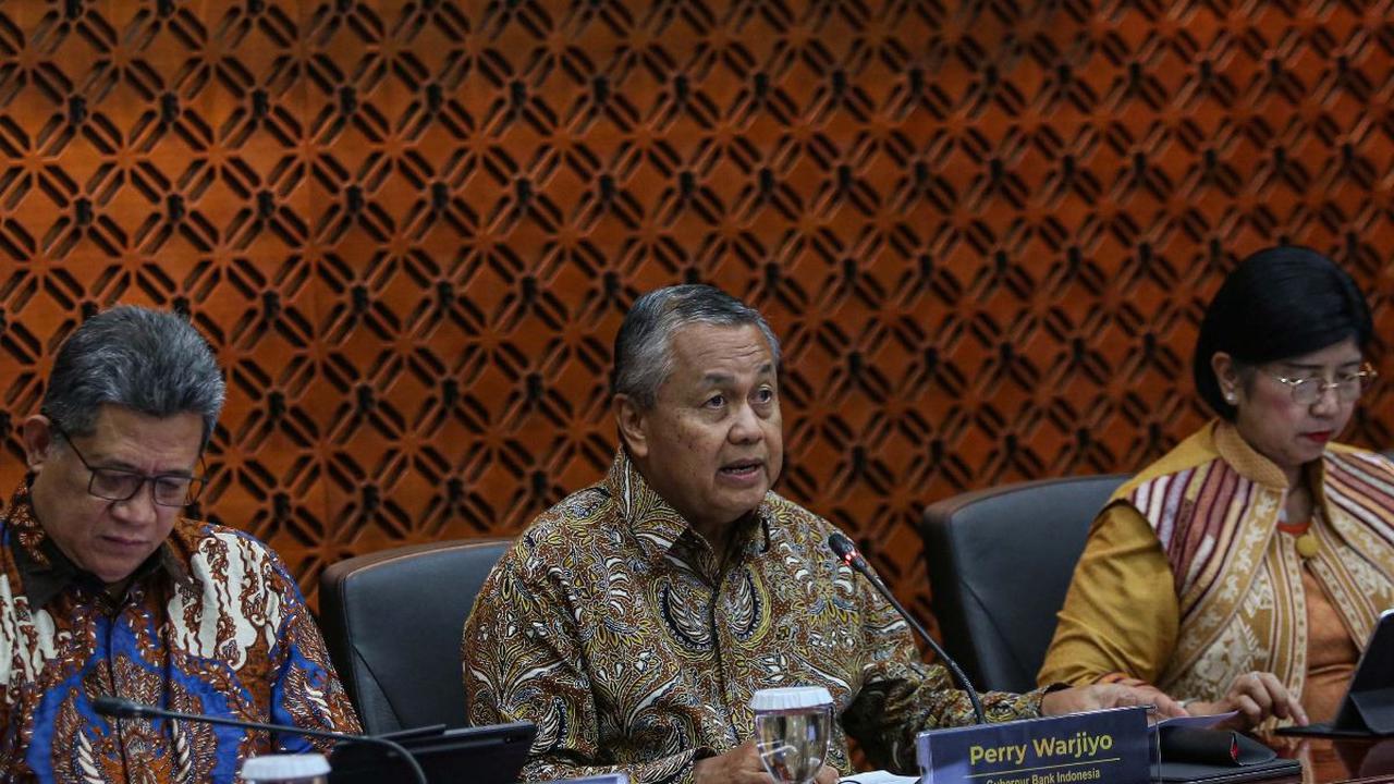 Bank Indonesia (BI) memutuskan untuk mempertahankan suku bunga acuan atau BI-Rate sebesar 6,25 persen. Hal tersebut diungkapkan oleh Gubernur BI Perry Warjiyo saat konferensi pers hasil Rapat Dewan Gubernur di Jakarta, Kamis (20/6/2024).&nbsp;Foto: Liputa