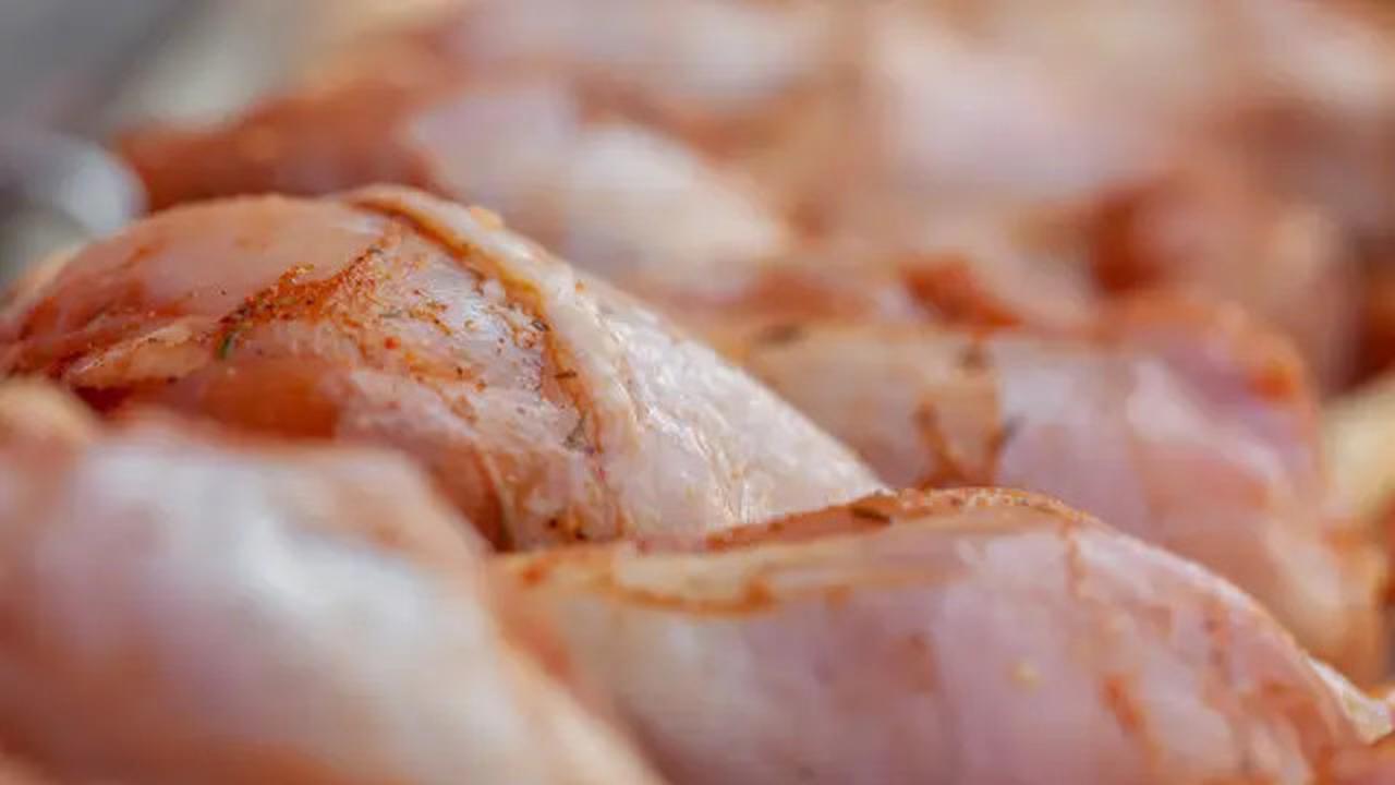 Resep Ayam Pedas Banyuwangi untuk Rayakan HUT ke-80 RI dari Dapur Rumah
