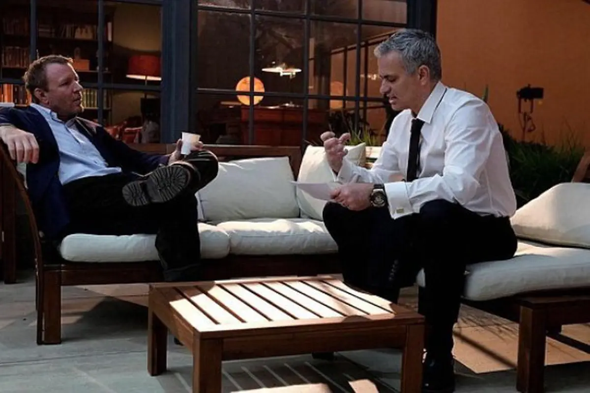 Sutradara Hollywood Guy Ritchie dengan Jose Mourinho