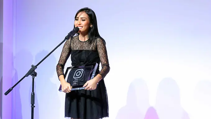 [Bintang] Ayu Ting Ting