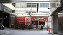 Suasana kawasan Pasar Tanah Abang, Jakarta, Jumat (27/3/2020). Sebagai upaya pencegahan penularan virus Corona COVID-19, Perumda Pasar Jaya menutup sementara aktivitas perdagangan di Pasar Tanah Abang Blok A, B dan F terhitung 27 Maret hingga 5 April 2020. (Liputan6.com/Helmi Fithriansyah)